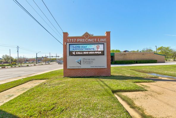 1717 Precinct Line Rd, Hurst, TX 76054